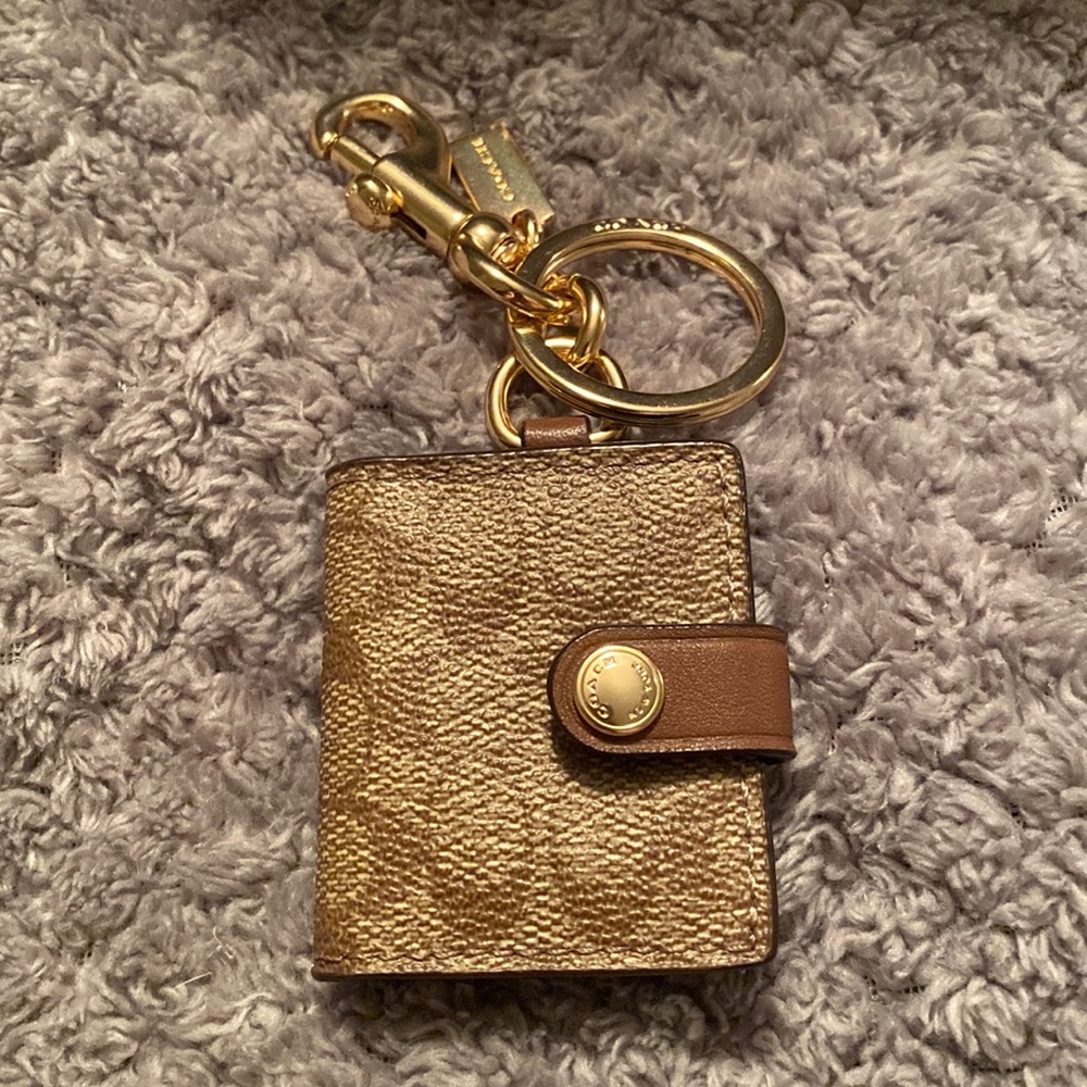 Coach Hangtag for bag
